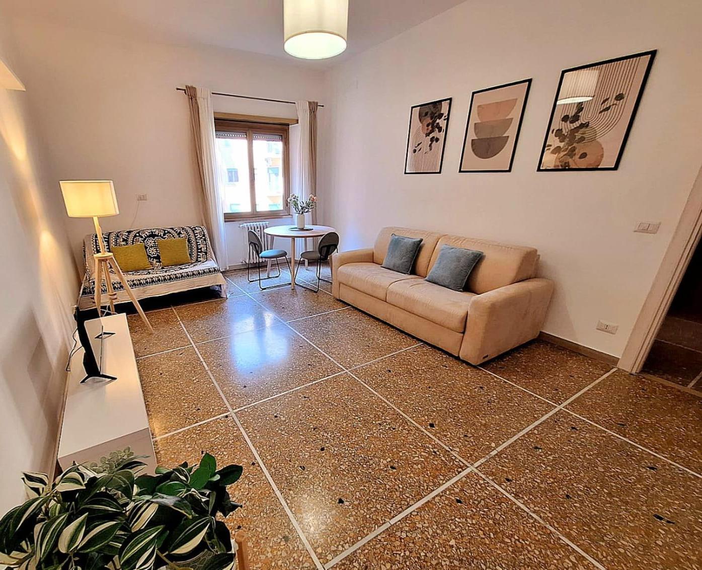 Casa Macondo Vicino Metro A Apartment Rome