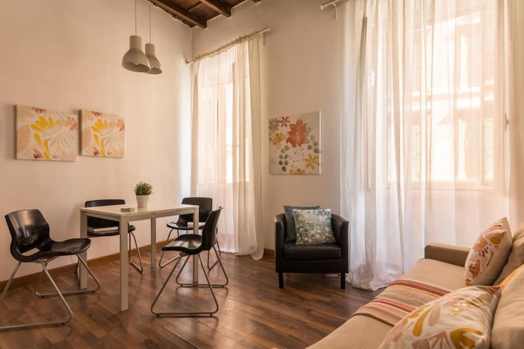 Librari 1 - Campo De' Fiori - Amazing Location Apartment! Apartment *