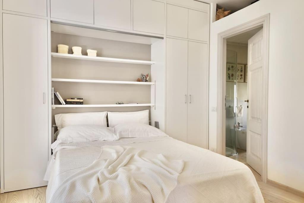 Panoramic Quirinal Penthouse Apartment *