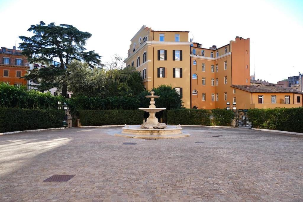 Panoramic Quirinal Penthouse Apartment *
