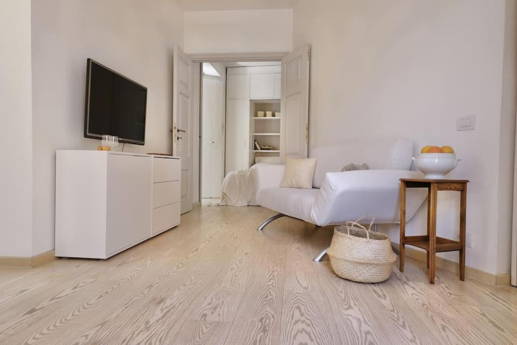 Panoramic Quirinal Penthouse Apartment