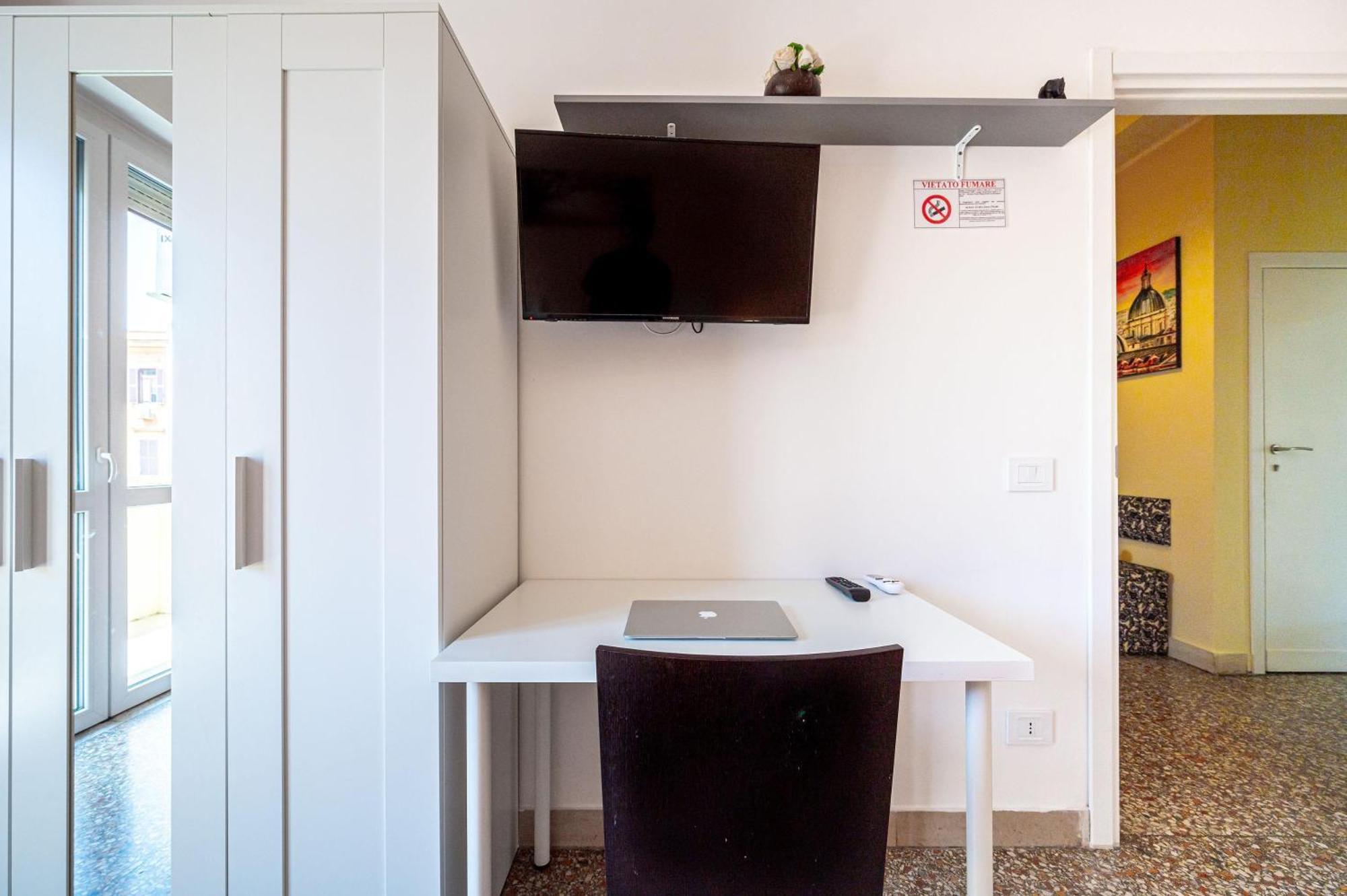 Caracciolo - Metro San Giovanni Apartment *