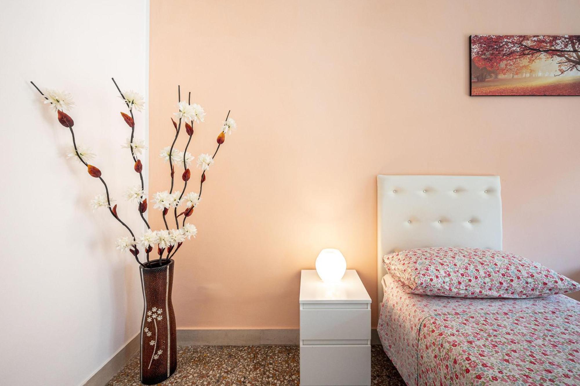 Caracciolo - Metro San Giovanni Apartment
