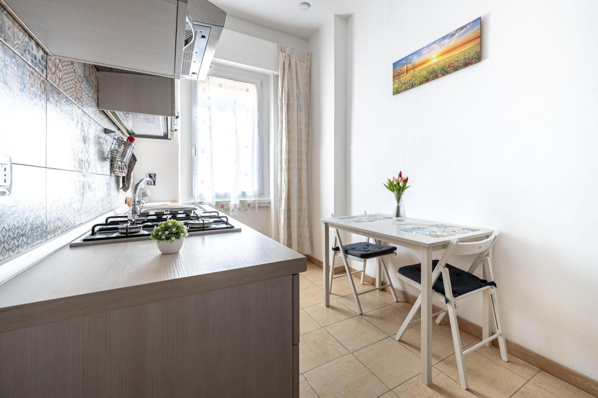 Caracciolo - Metro San Giovanni Apartment Rome