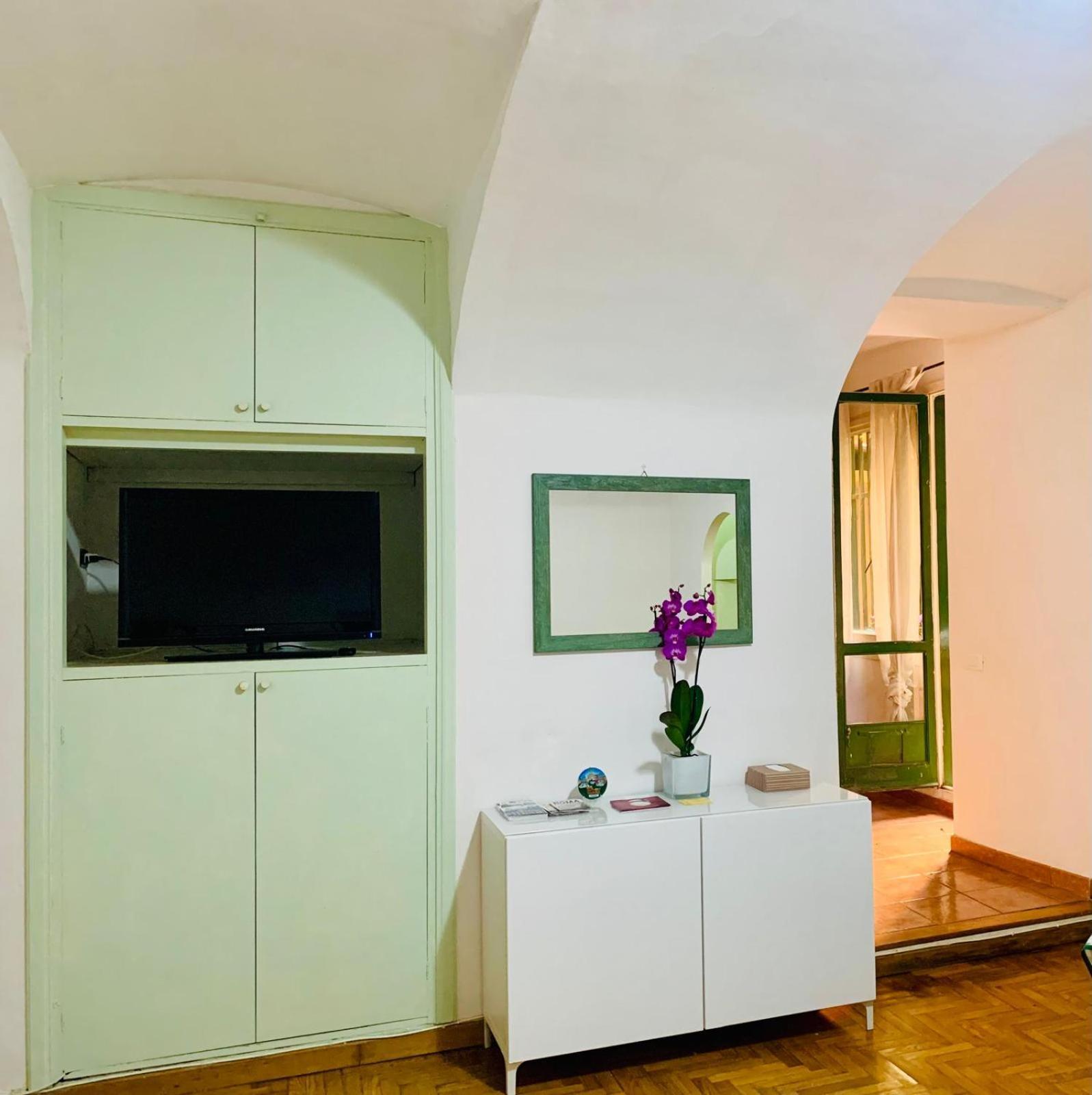 Vacanze Romane Colosseo Apartment *