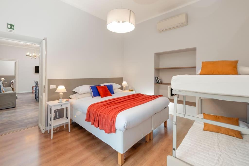 Big Flat In The Heart Of Trastevere 4 Bedrooms 3 Bath Apartment