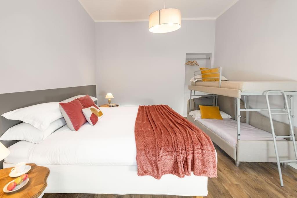 Big Flat In The Heart Of Trastevere 4 Bedrooms 3 Bath Apartment Rome