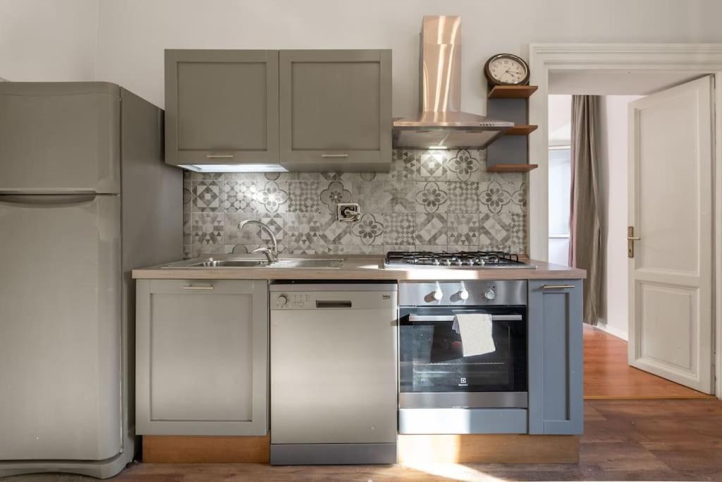 Apartment Big Flat In The Heart Of Trastevere 4 Bedrooms 3 Bath Rome