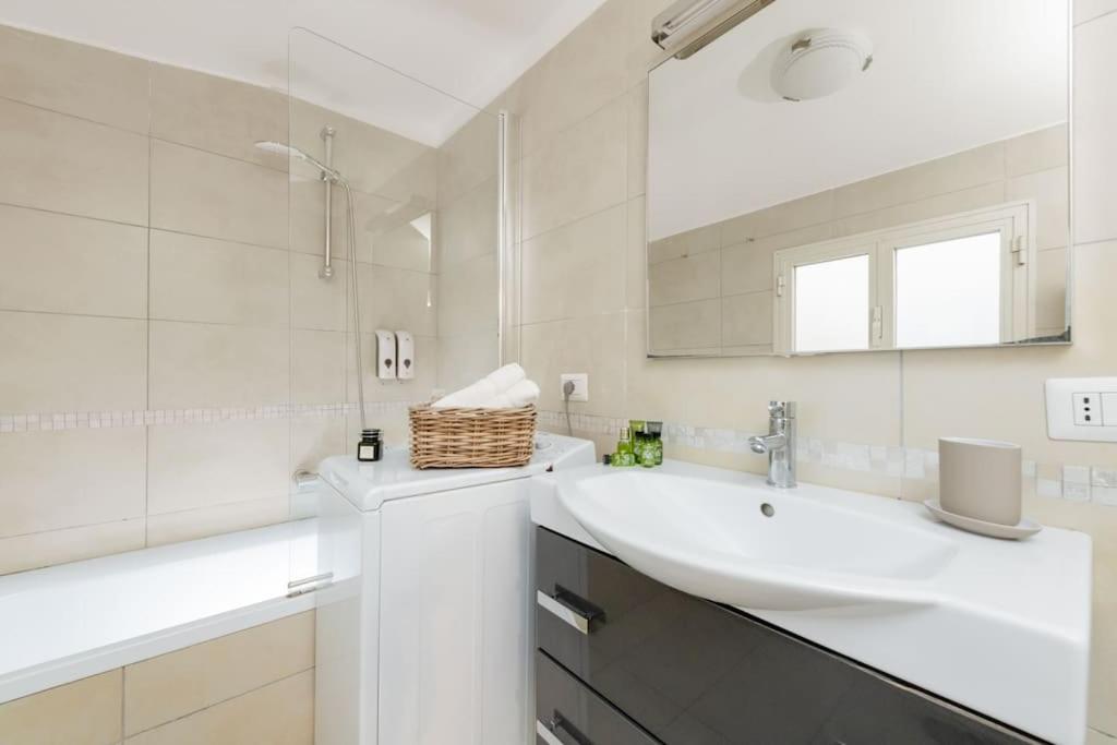 Big Flat In The Heart Of Trastevere 4 Bedrooms 3 Bath Apartment Rome