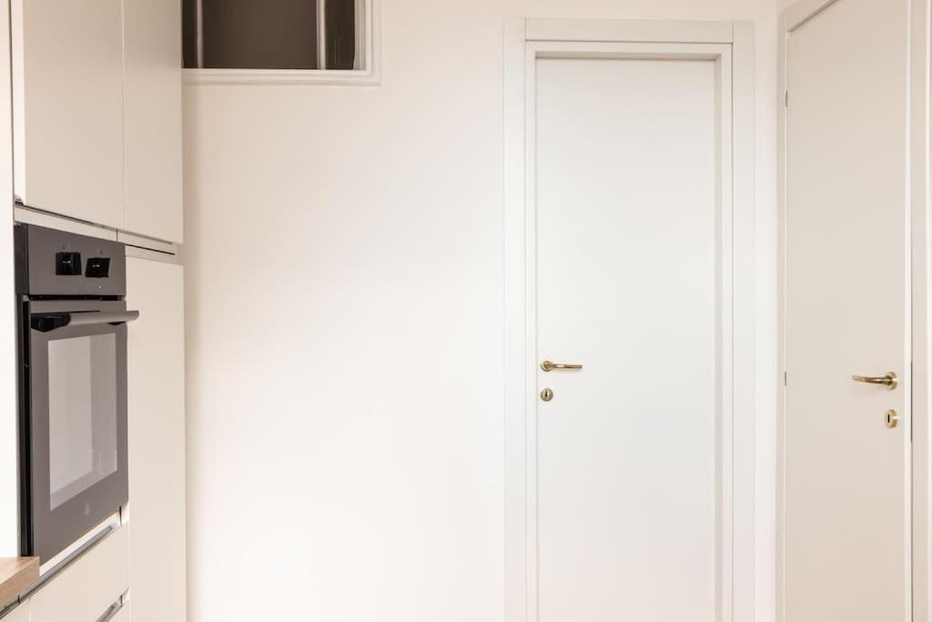 Serendipity Vatican Door House *