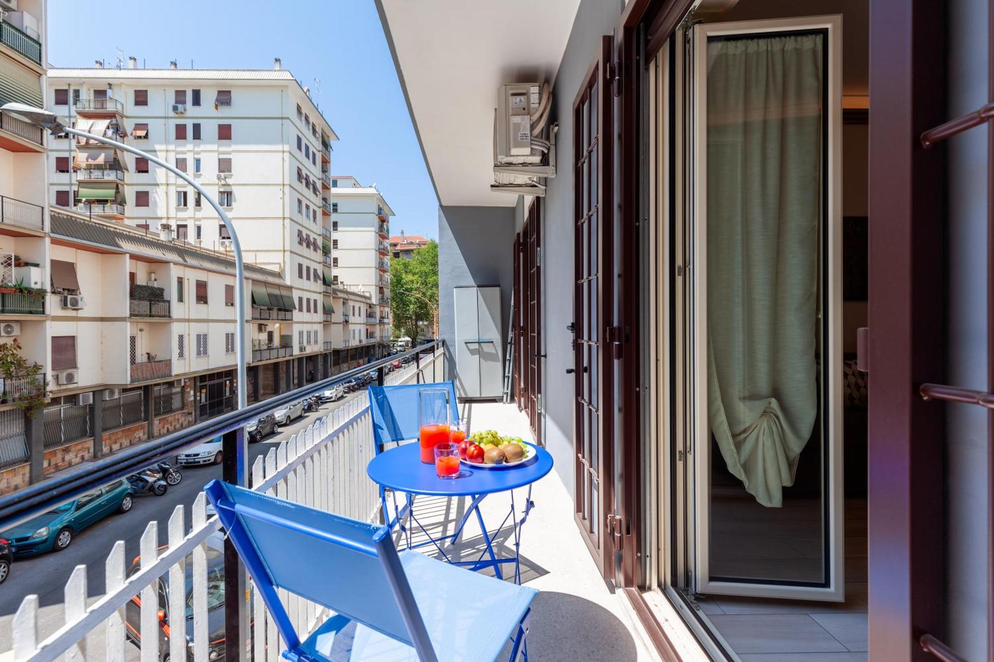 Apartment Hostly- Don Bosco Light