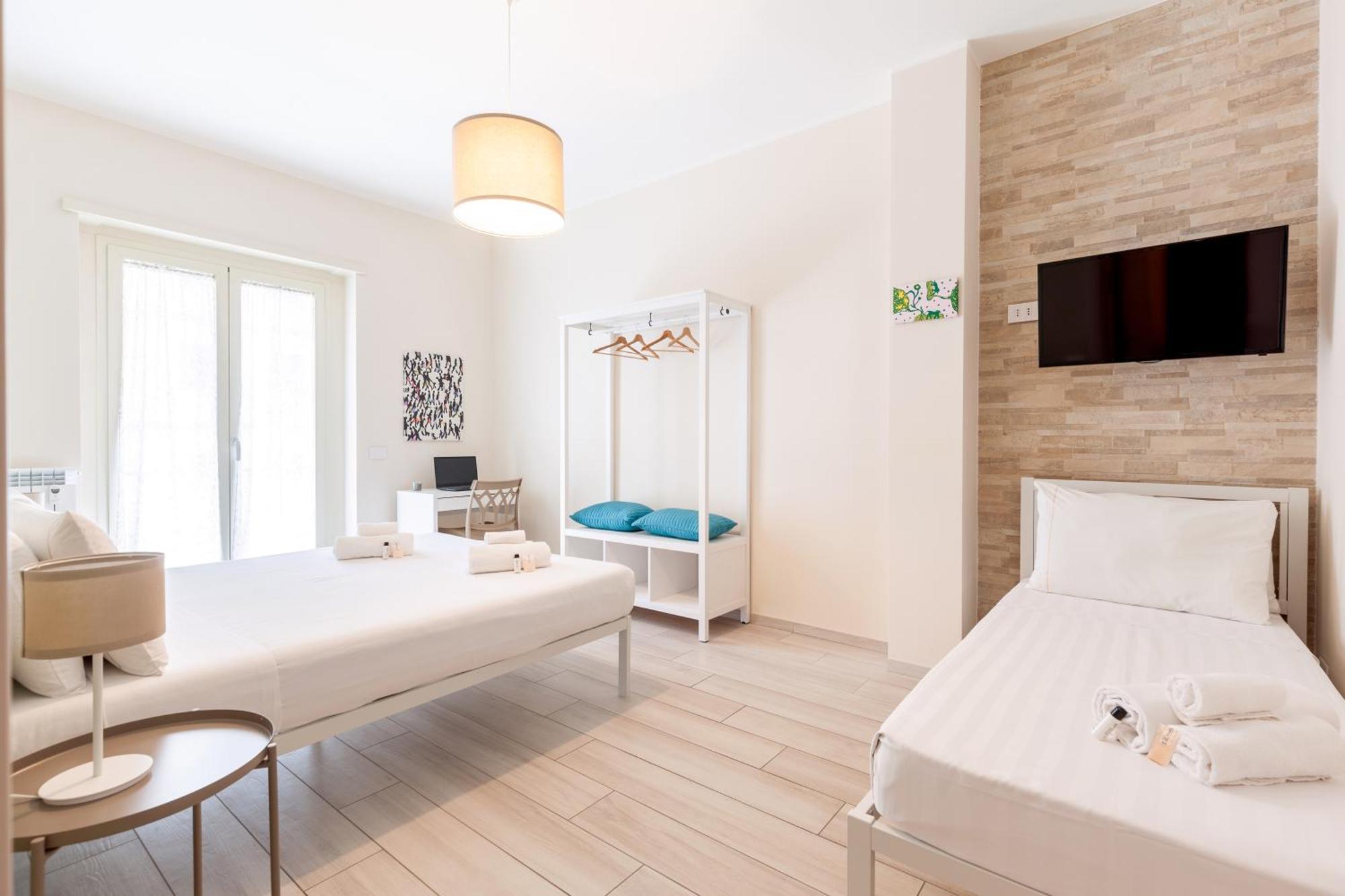 Apartment Hostly- Don Bosco Light Rome