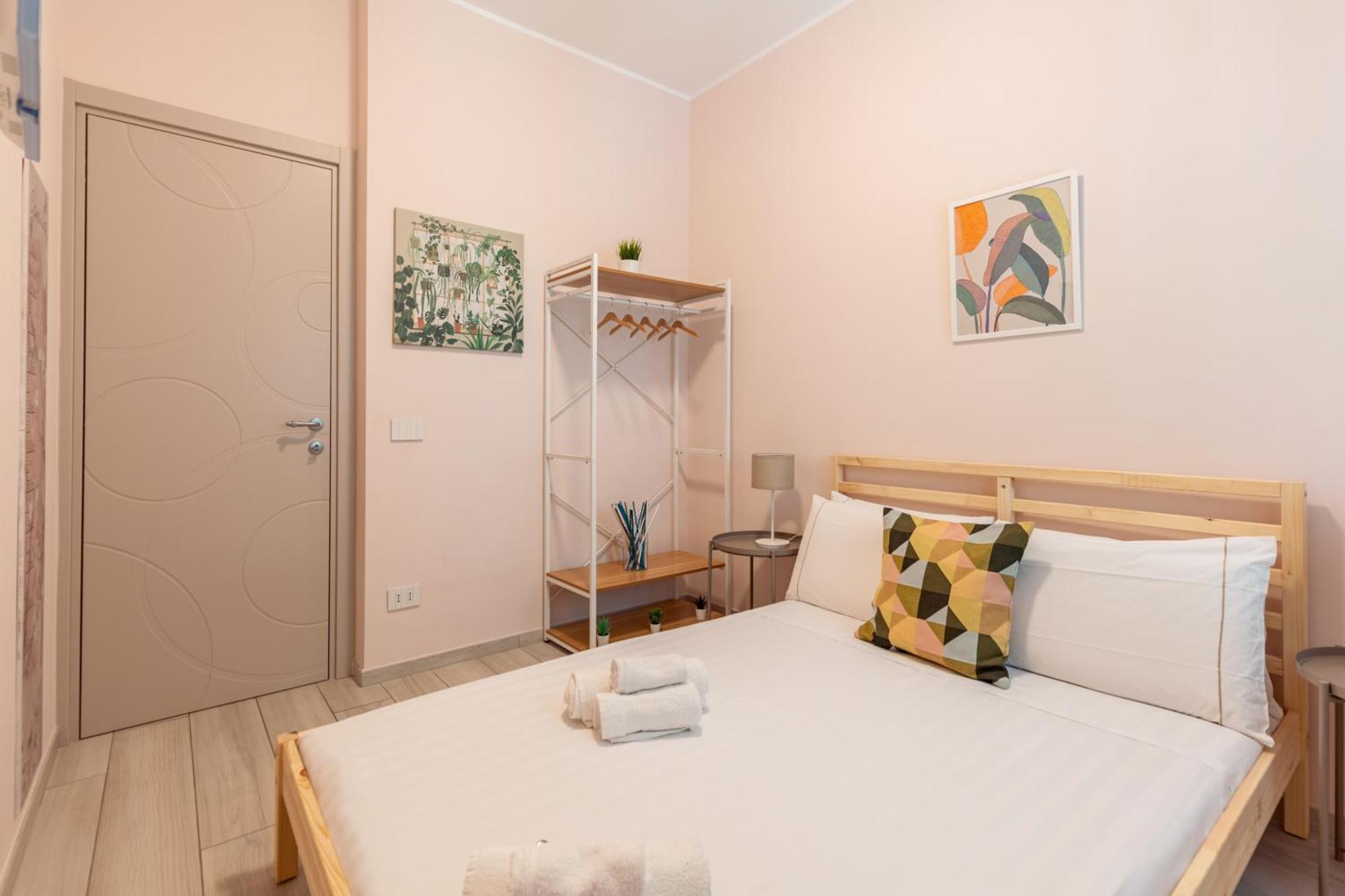 Apartment Hostly- Don Bosco Light Rome