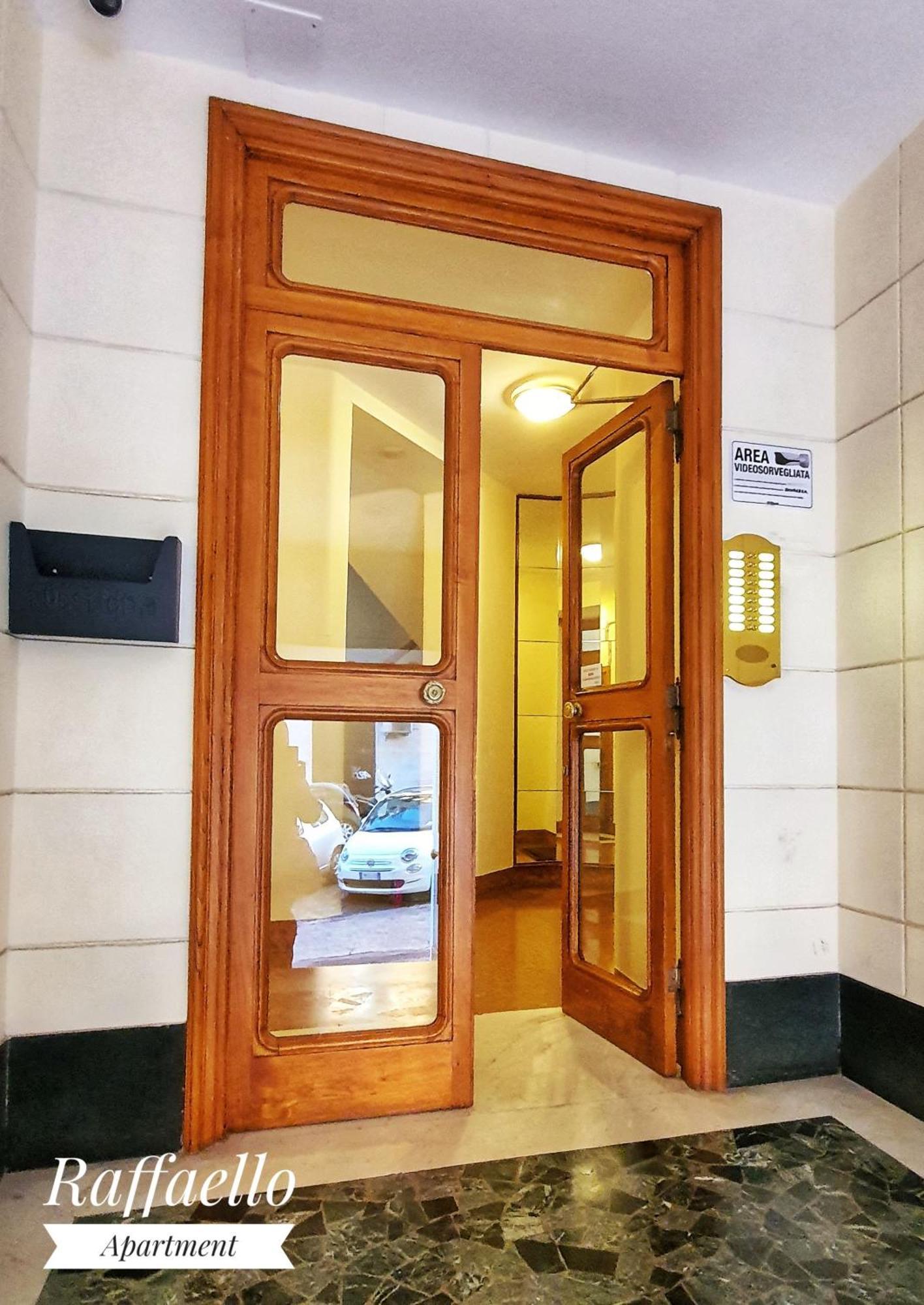 Raffaello Apartment *