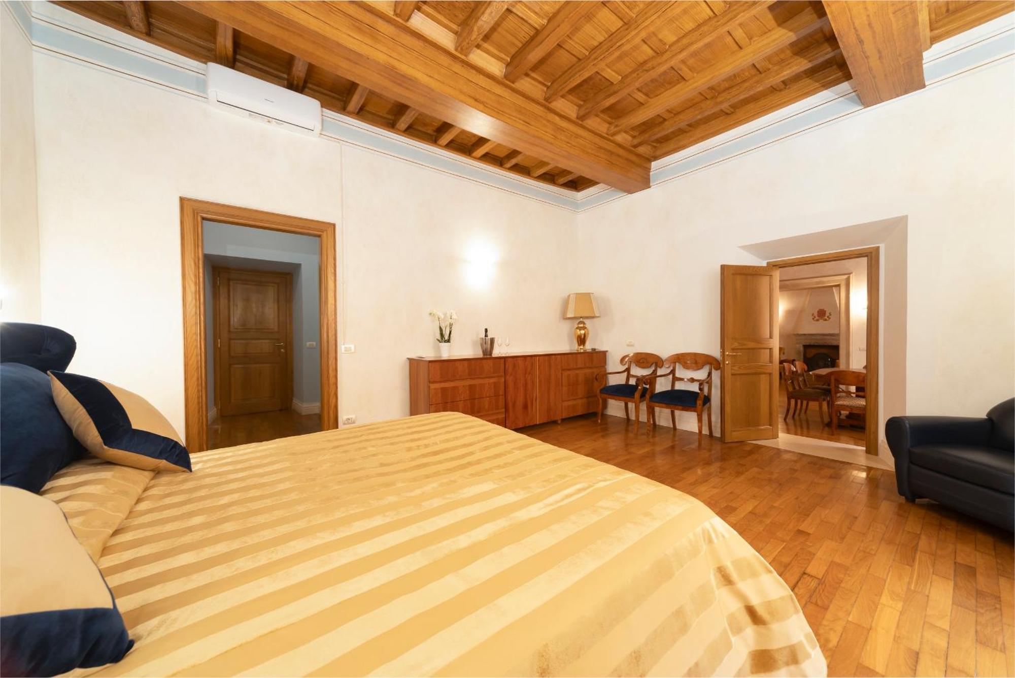 Pantheon In Guest house *