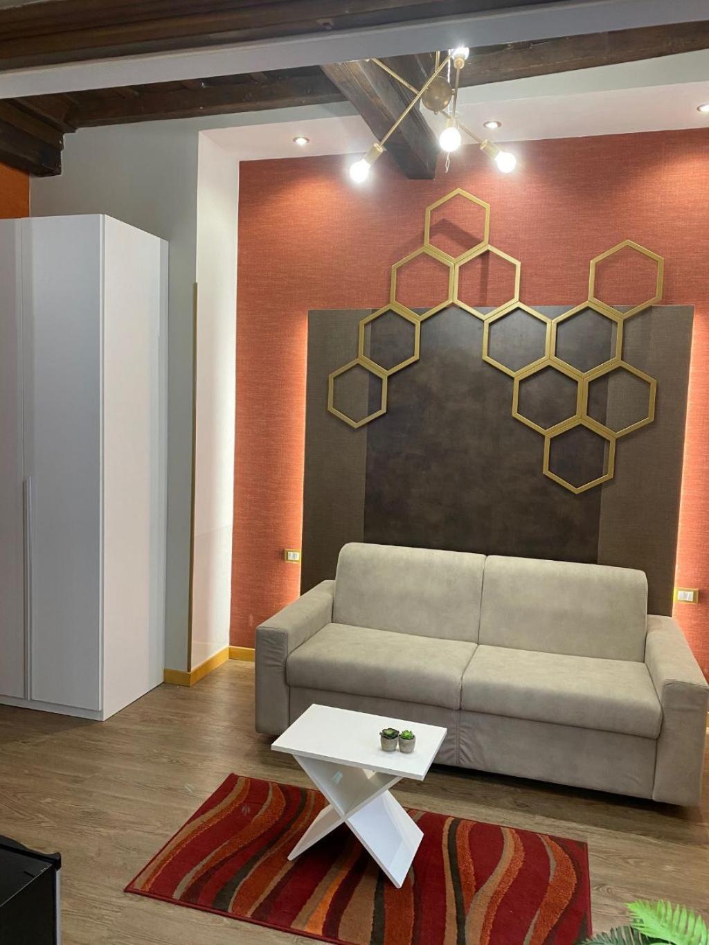 Dimora Frattina Bed & Breakfast Roma