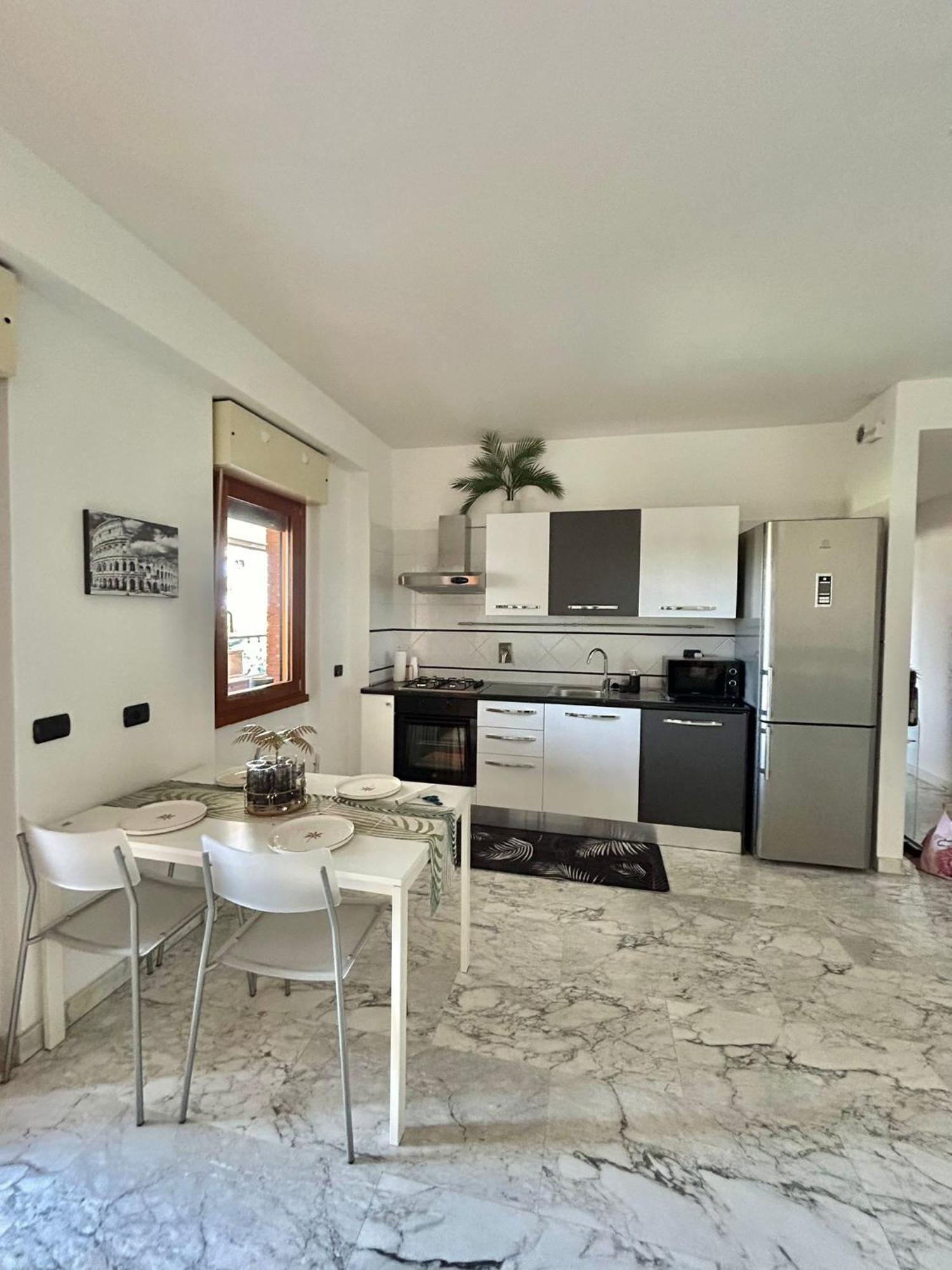 Appartamento Eur Con Piscina Esterna *