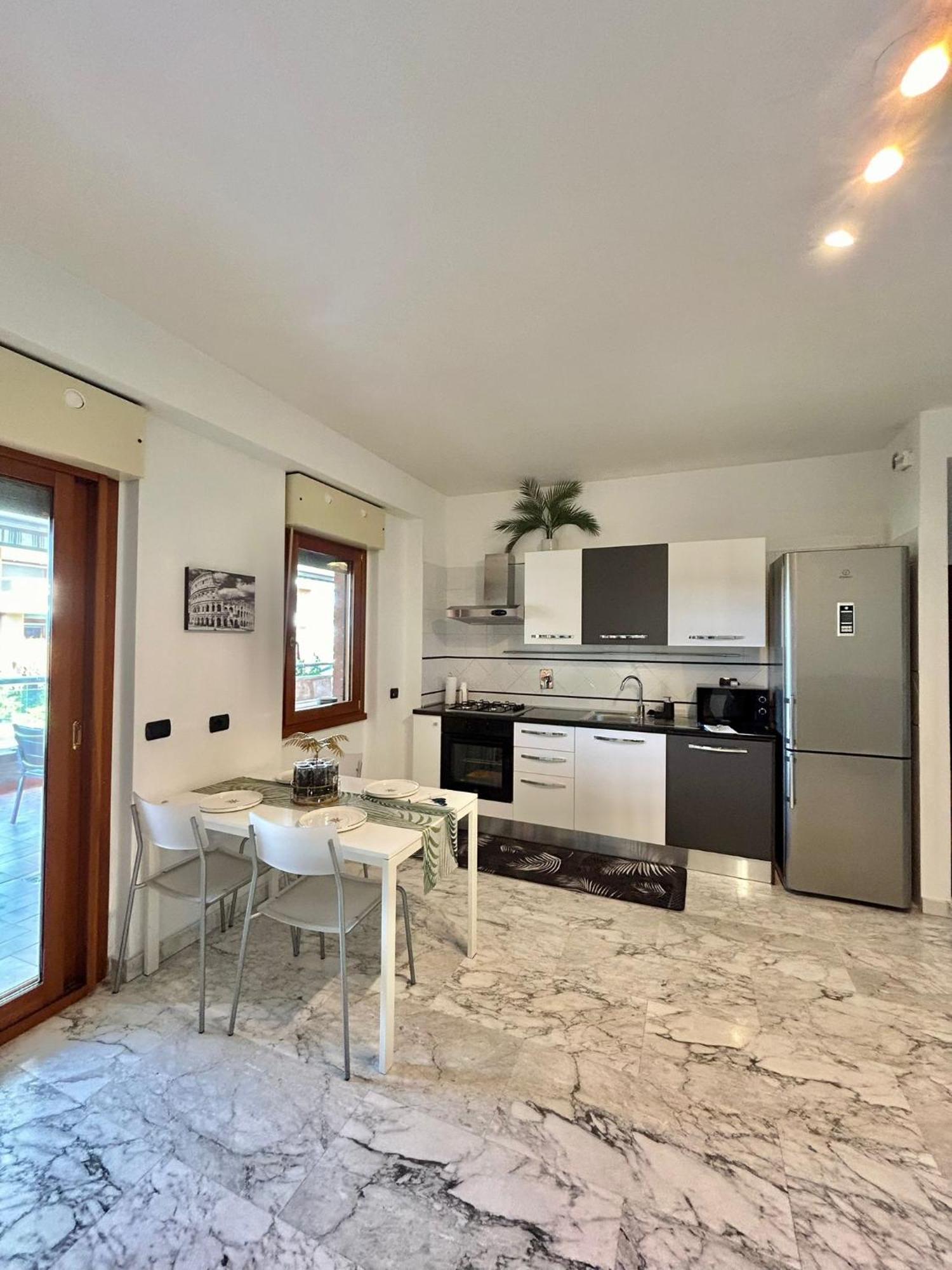 Eur Con Piscina Esterna Appartamento