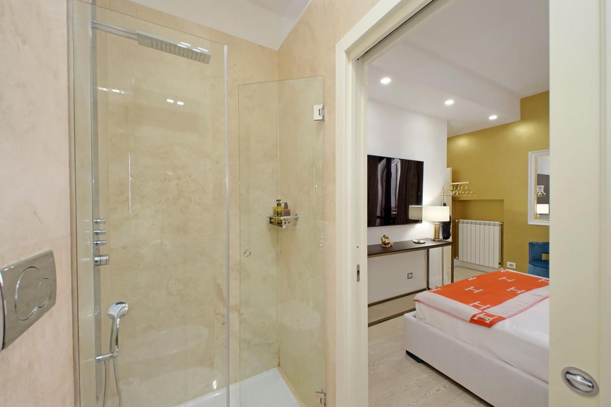 Spanish Diamond Luxury Style Apartment Rome