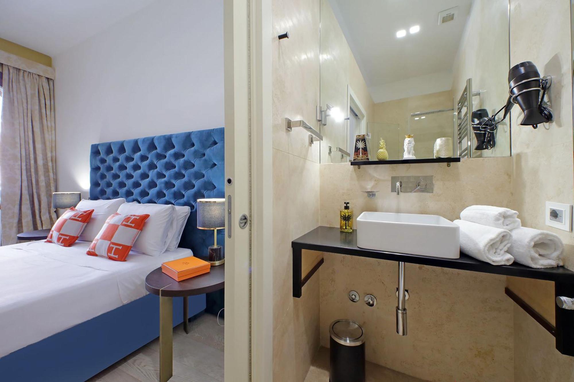 Spanish Diamond Luxury Style Apartment Rome