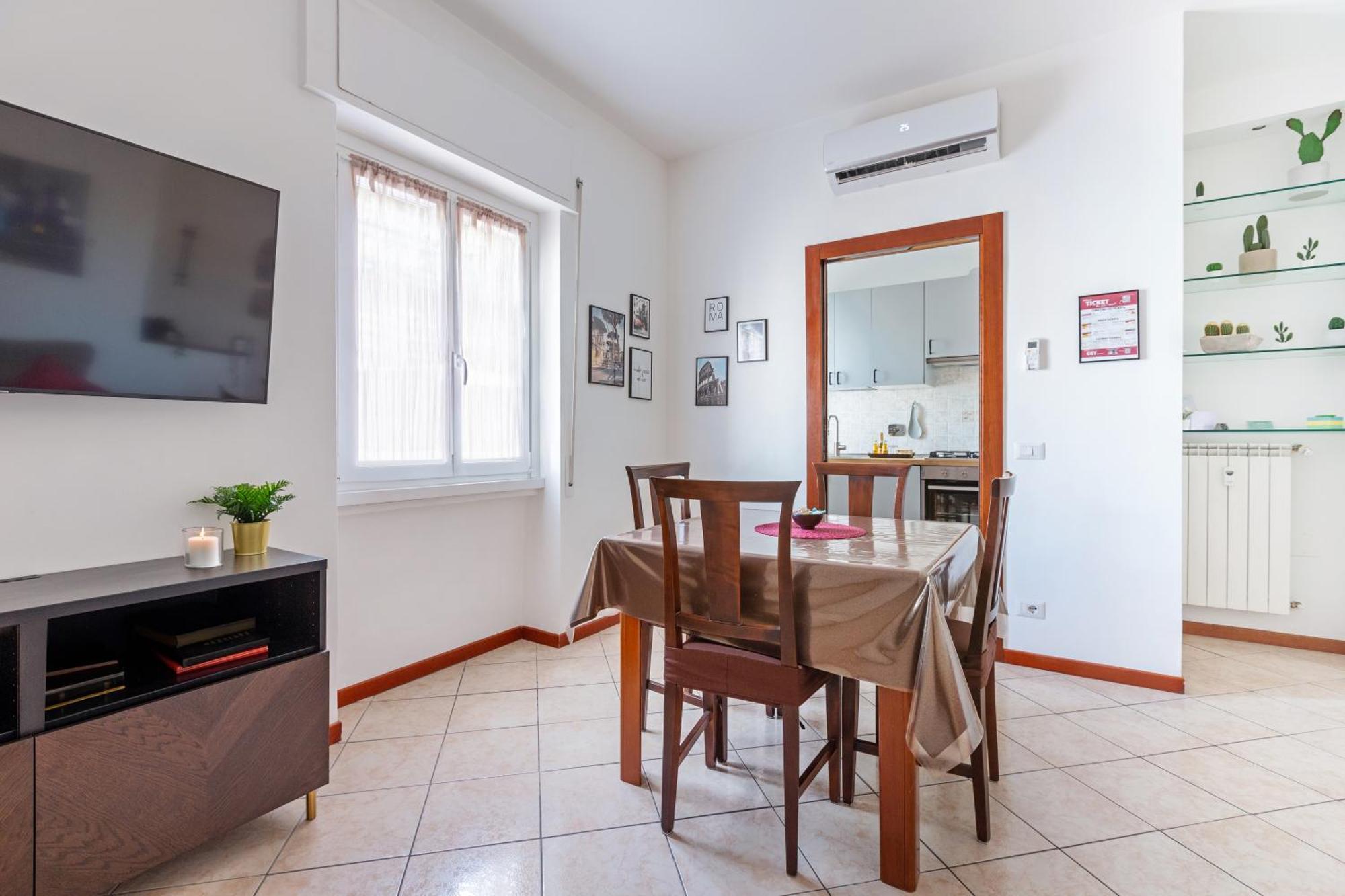 Stylish & Cozy - 5 Star Location- Balcony - View Holiday home