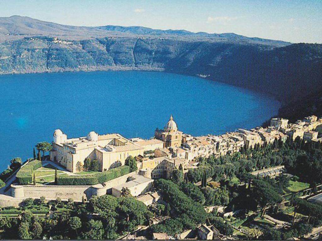 E Palazzo Pontificio Di Castel Gandolfo-vaticano Apartment
