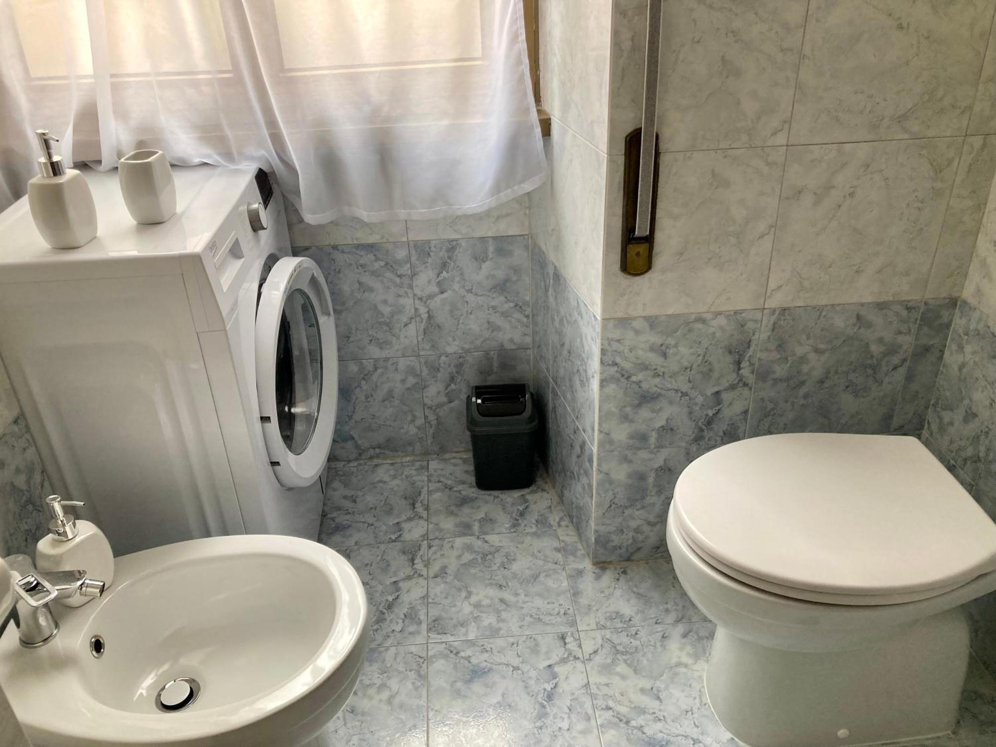 Brandnew Luxury House Near Metro Station Apartment
