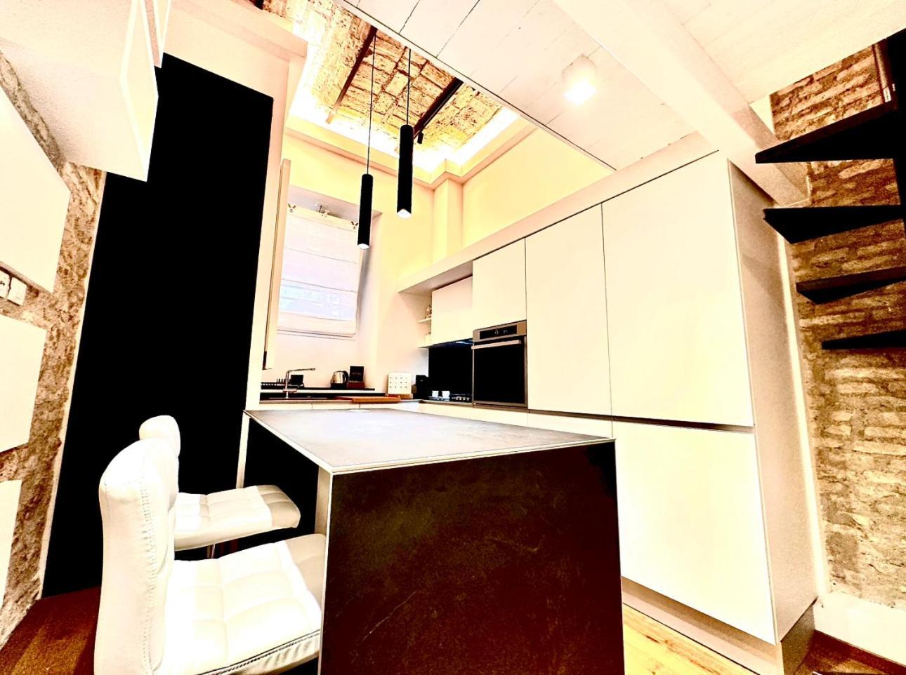 Apartment Buonarroti Art Home. Luxury And History At