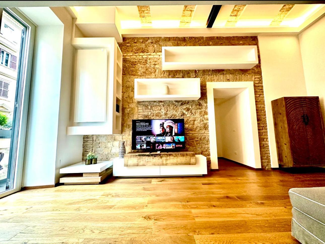 Apartment Buonarroti Art Home. Luxury And History At *