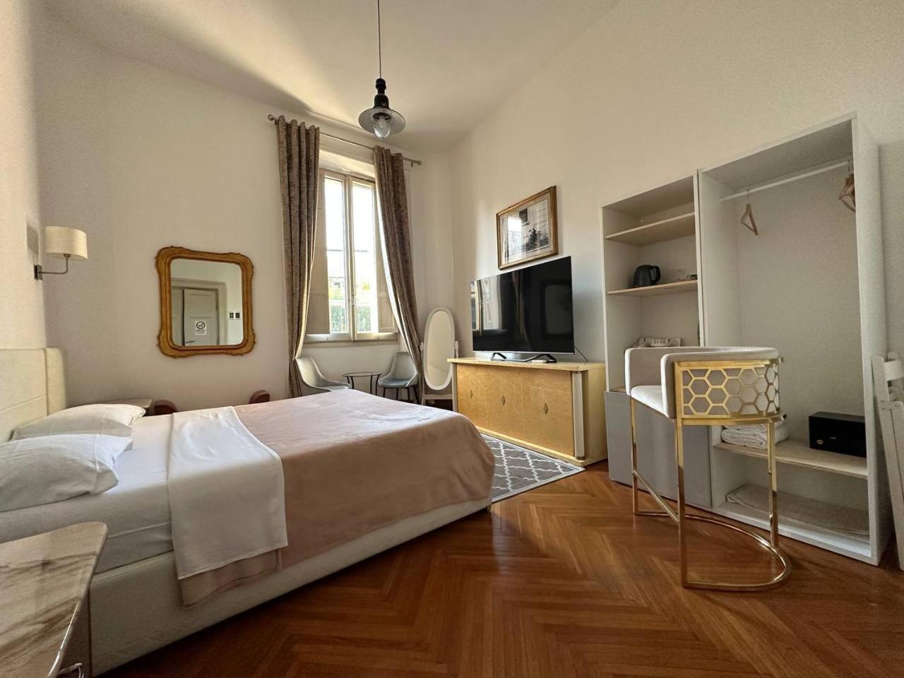 Nik Guest house *