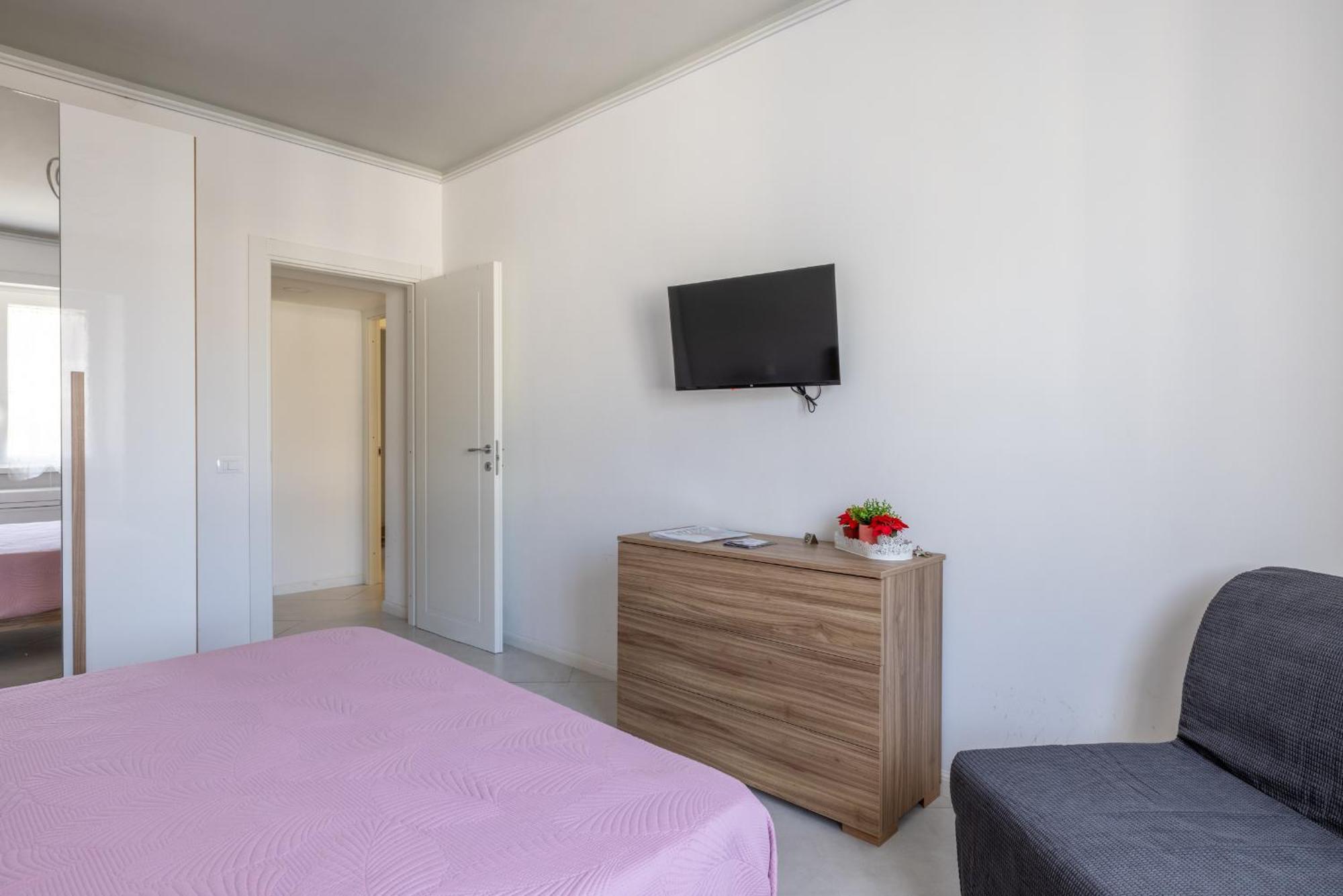 Domus Apartment *