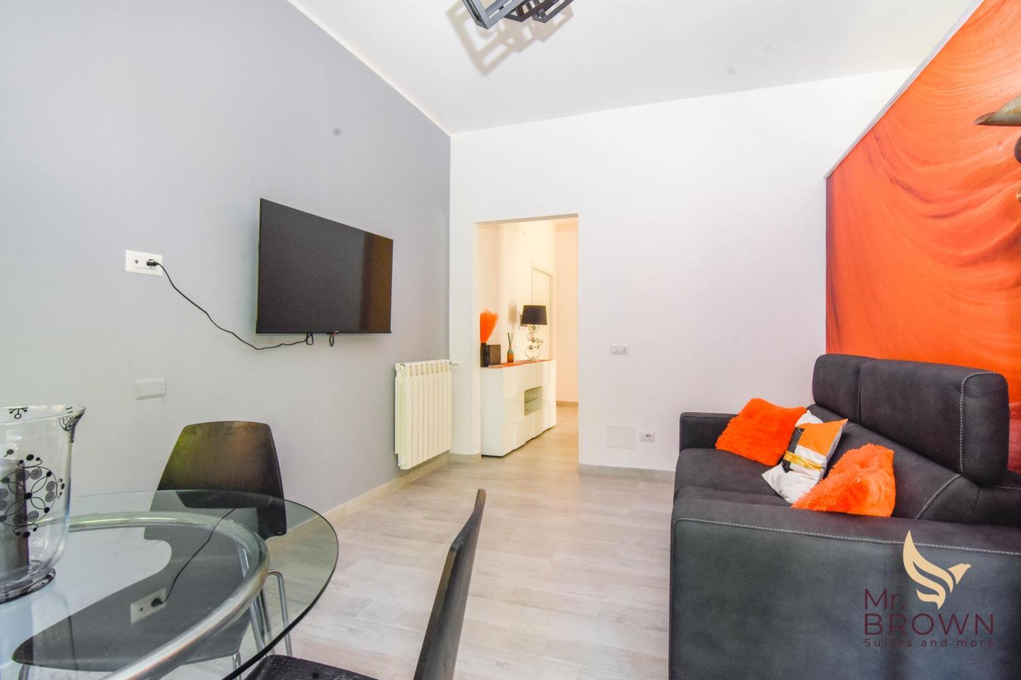 Orange House Apartment
