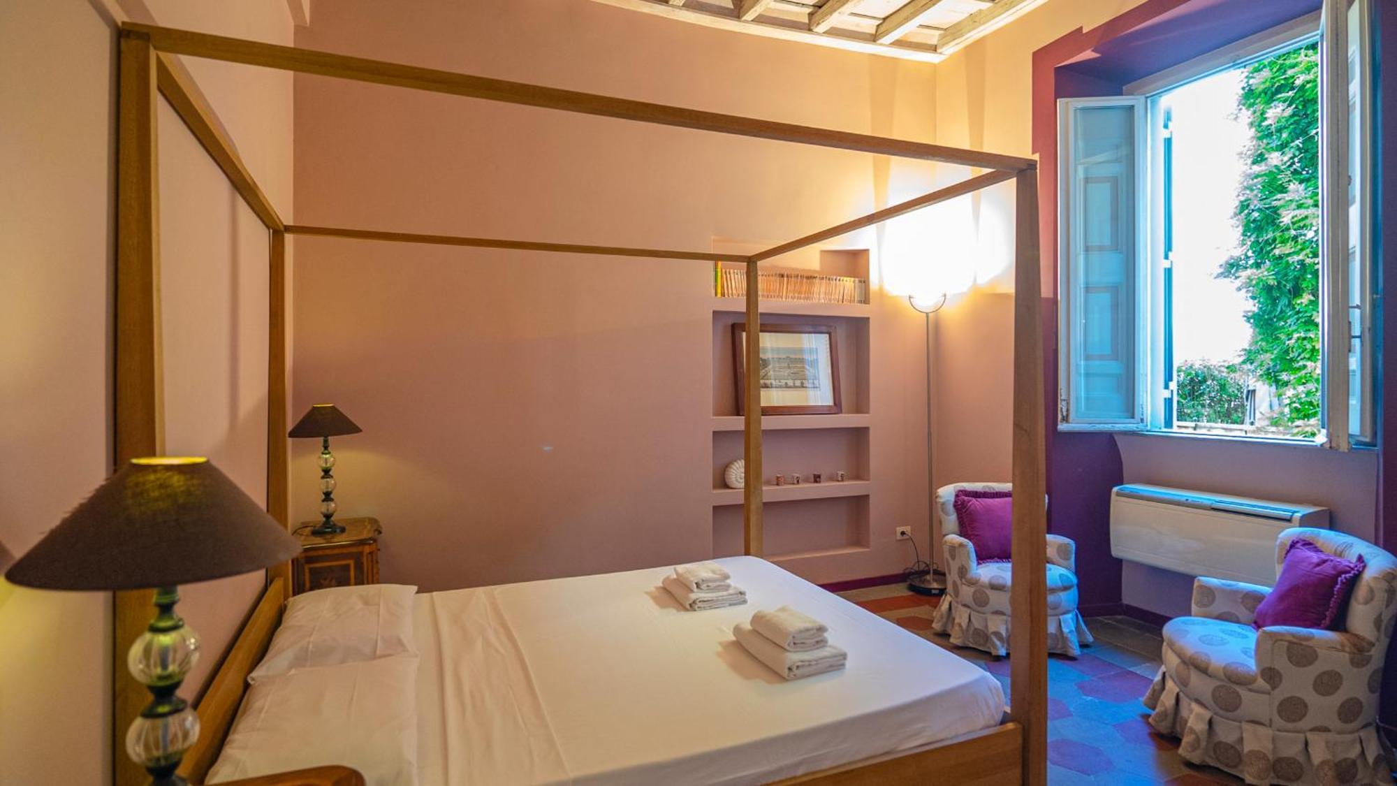 Campo De' Fiori Pinky House * Rome
