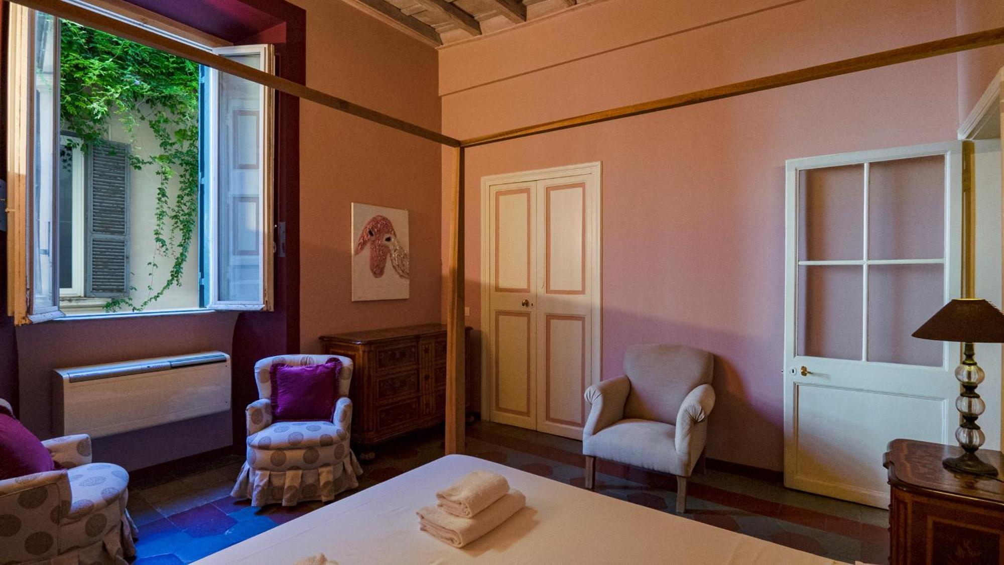 Apartment Campo De' Fiori Pinky House