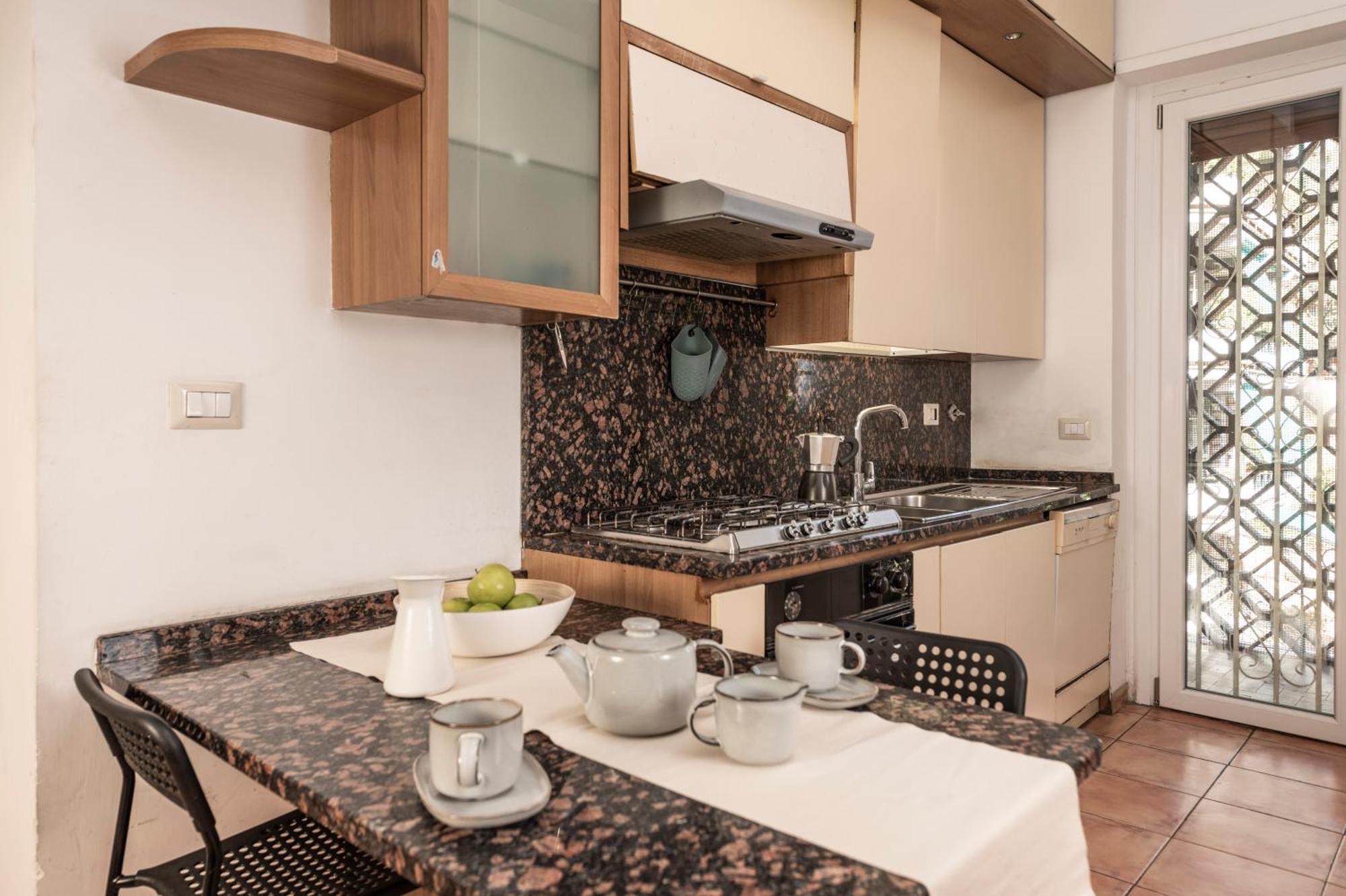 Spazioso Vicino Eur Apartment Rome