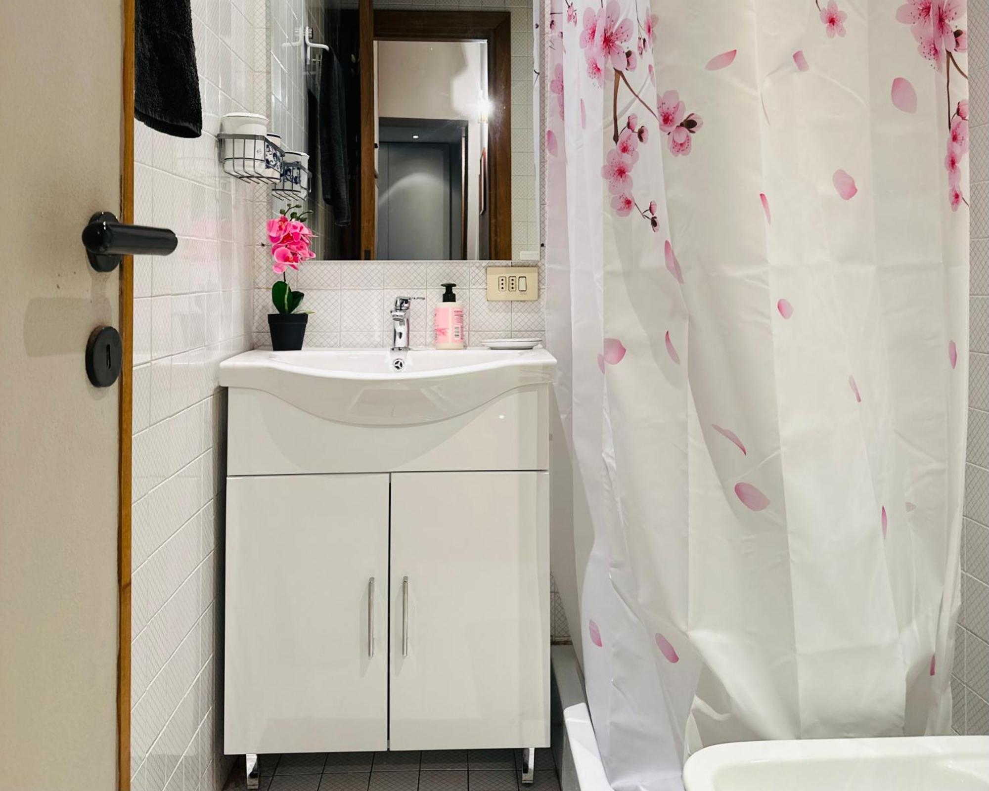 La Casa Di Bubi - 3 Minuti A Piedi Da Metro B Per Centro E Fl1 Fiumicino Apartment Rome