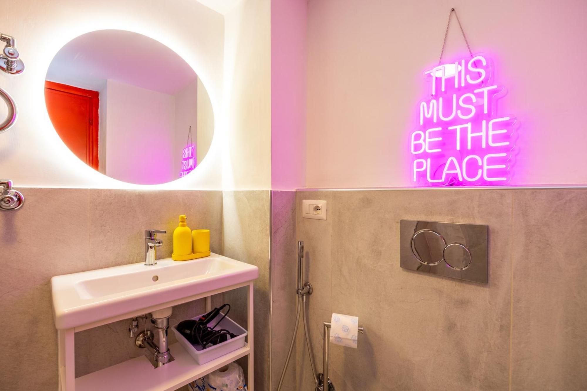 Colorhome Apartment *