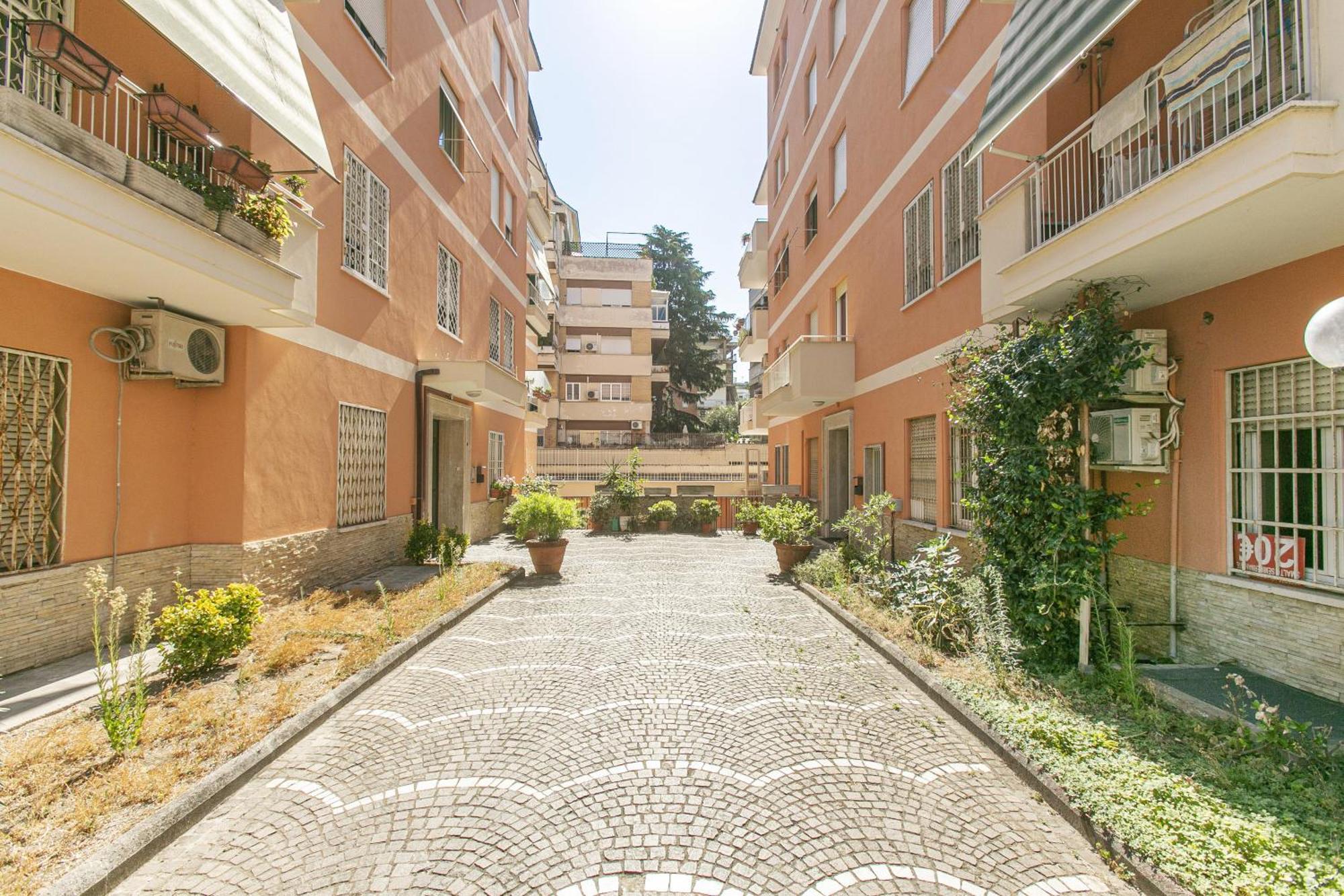 Moderno Vicino La Metropolitana A Cornelia Apartment Rome