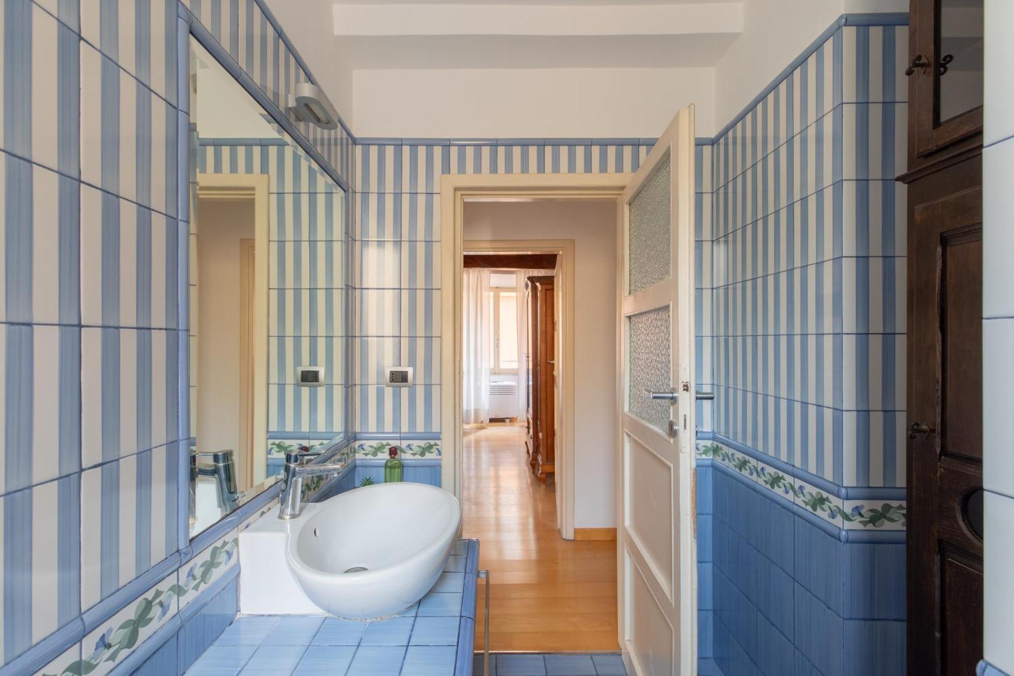 Apartment Iflat Trevi's Paradise *