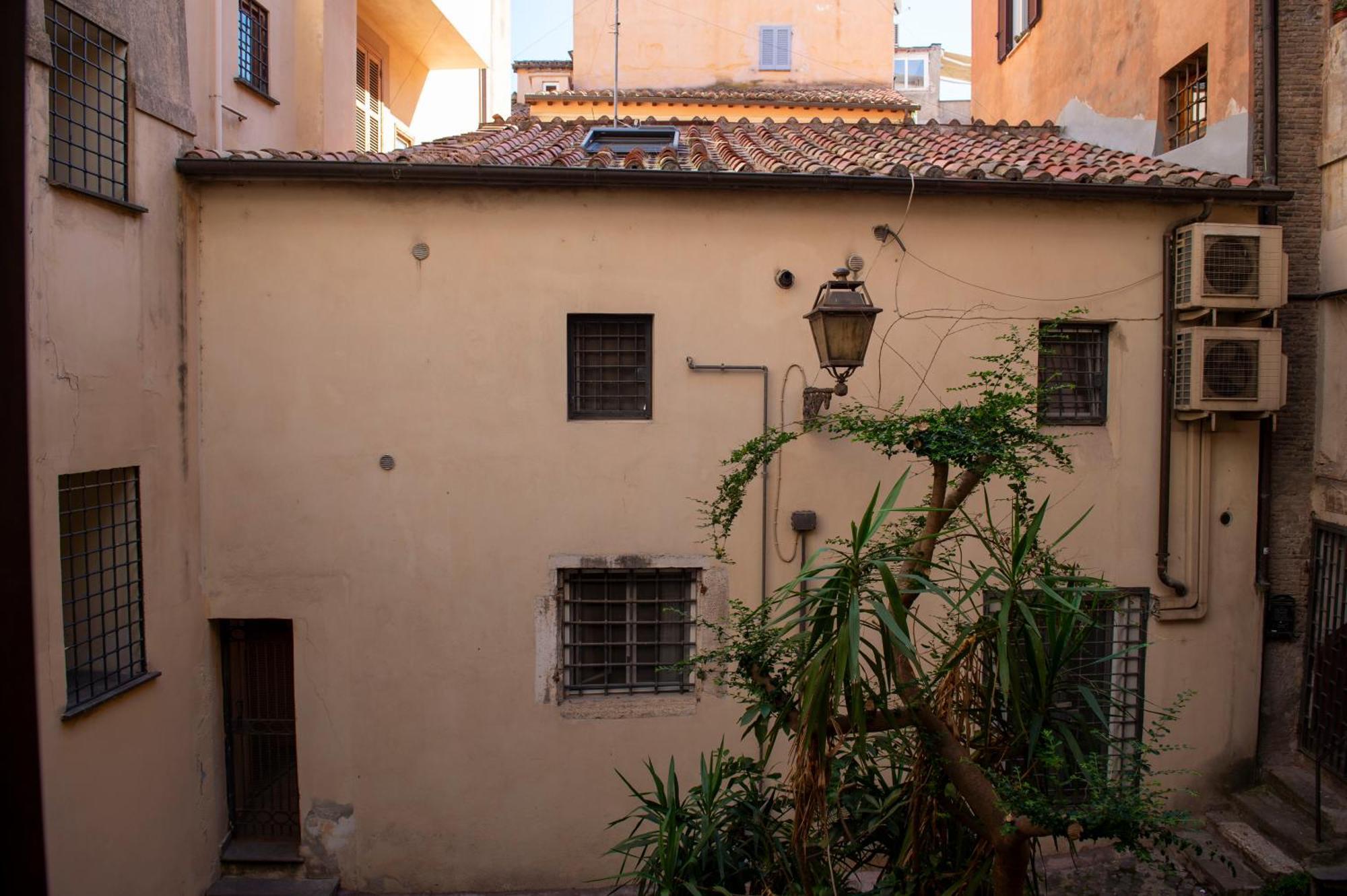 Costaguti Apartment
