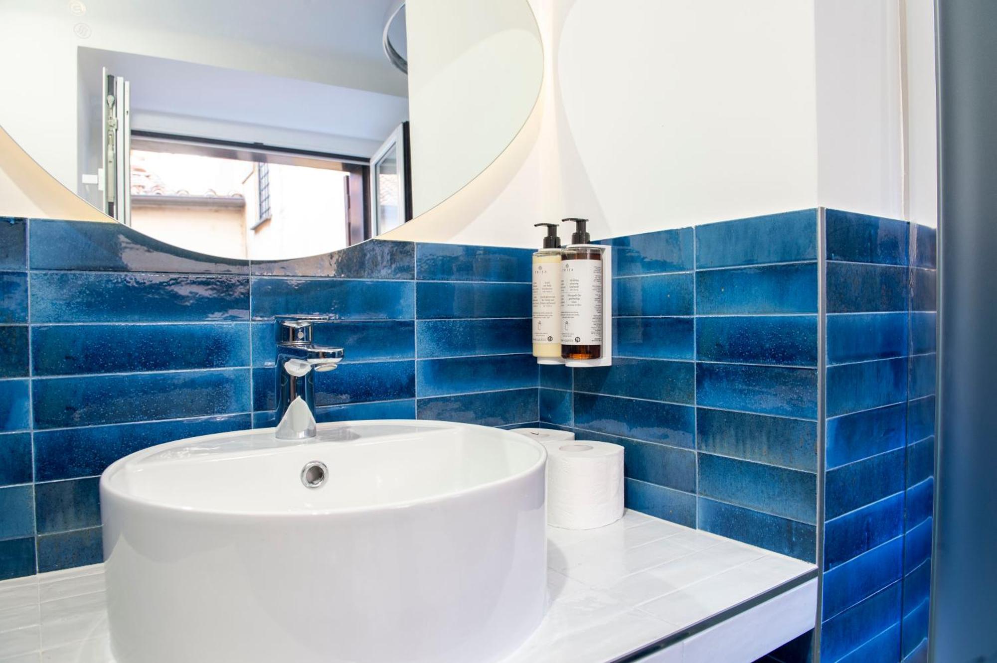Costaguti Apartment *