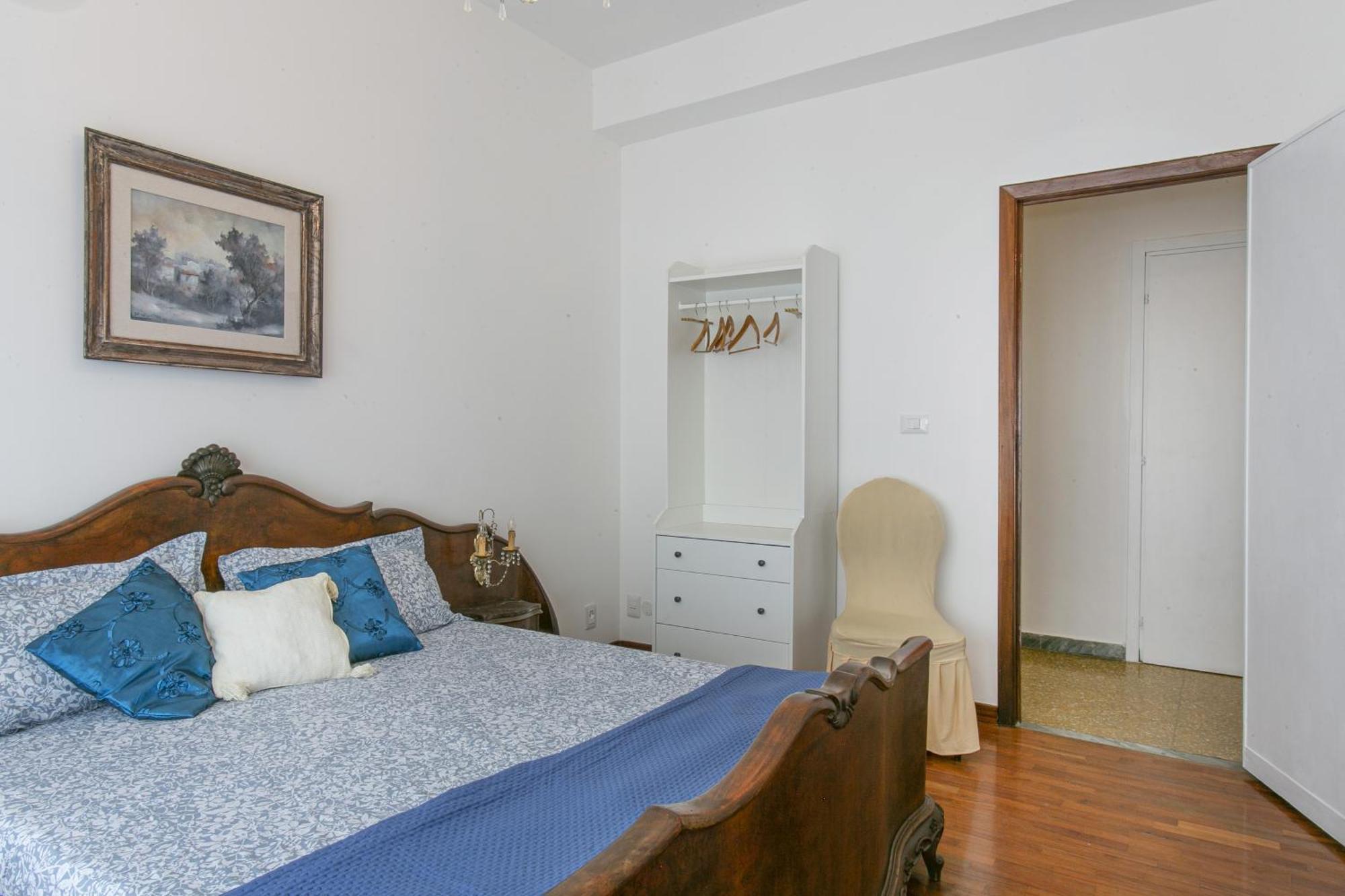 Rosso Levanto House Rome