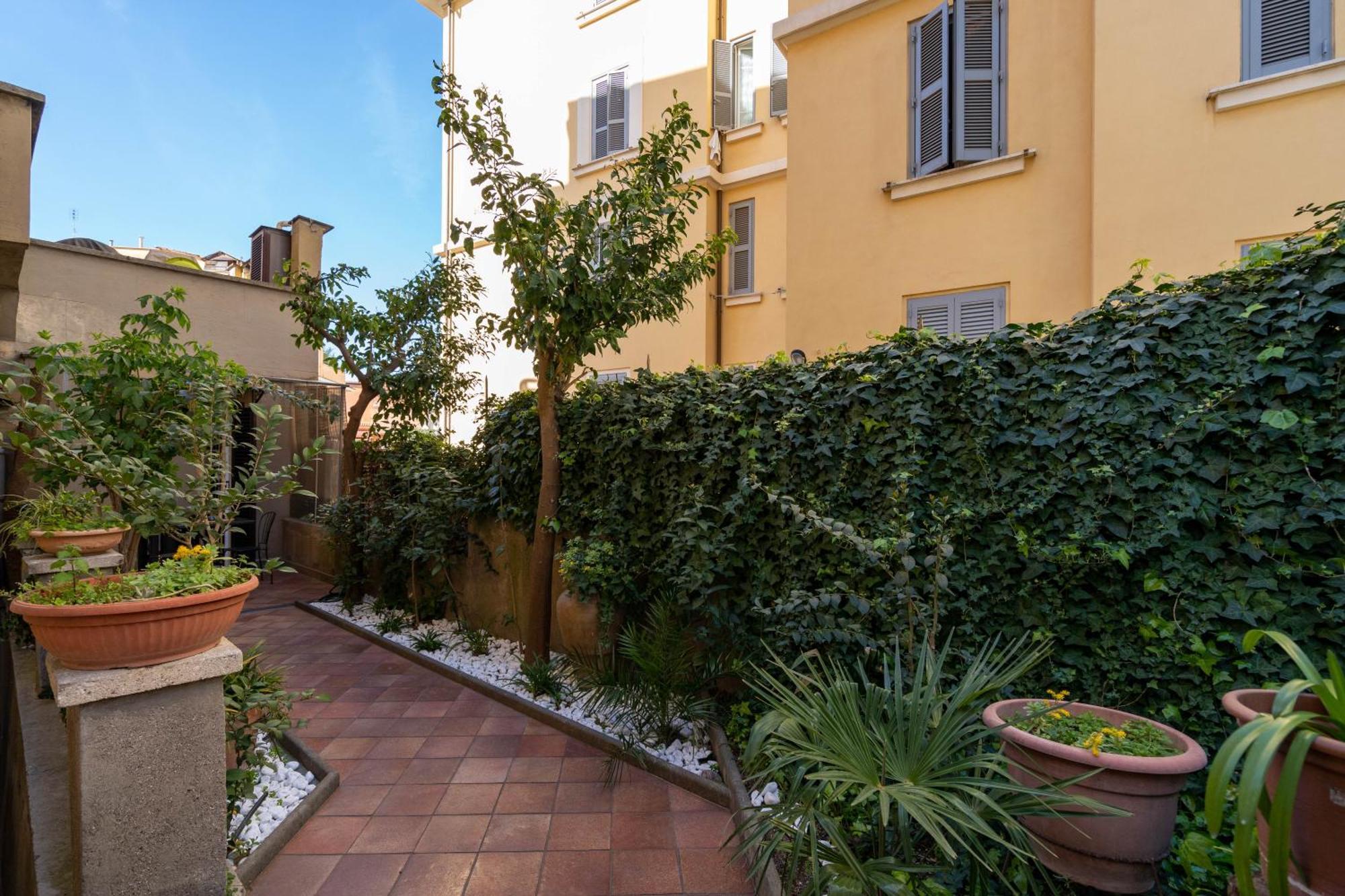 Centro Pochi Minuti - Con Giardino Privato Apartment Rome