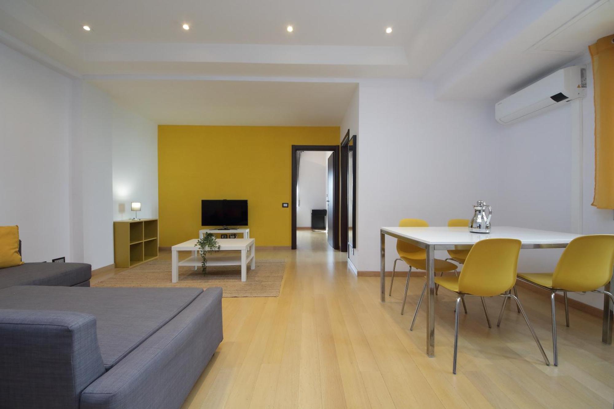 Cozy And Comfy In Piramide Metro Stop Apartment *
