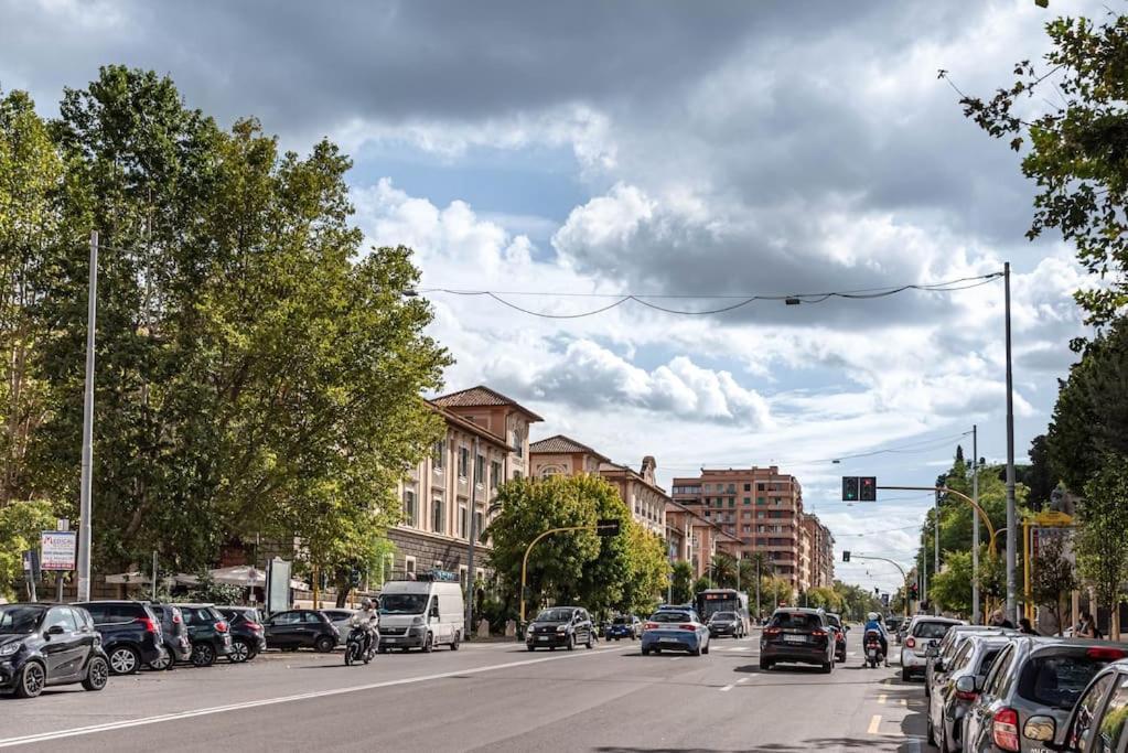 Ristrutturato A Palazzo Federici Piazza Bologna Appartamento Roma