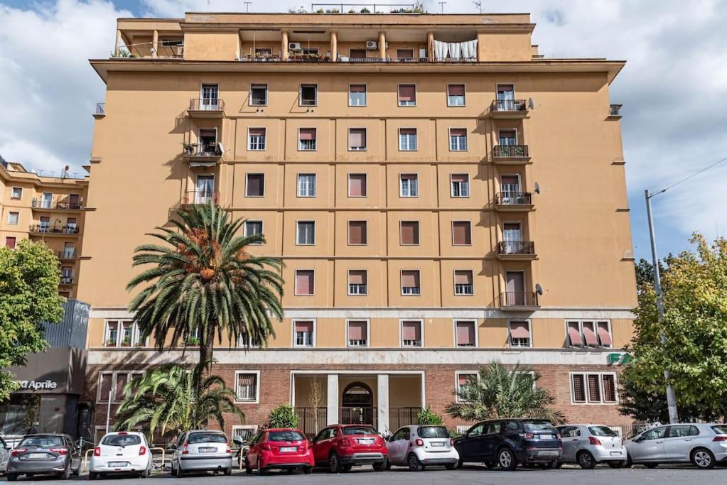 Ristrutturato A Palazzo Federici Piazza Bologna Appartamento Roma