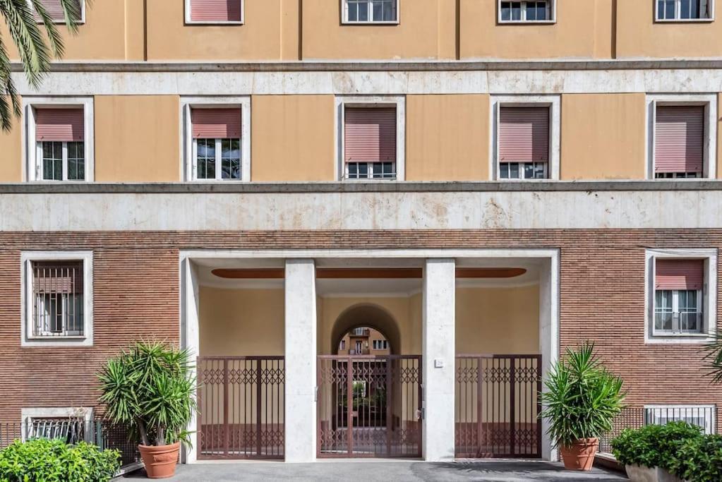 Ristrutturato A Palazzo Federici Piazza Bologna *