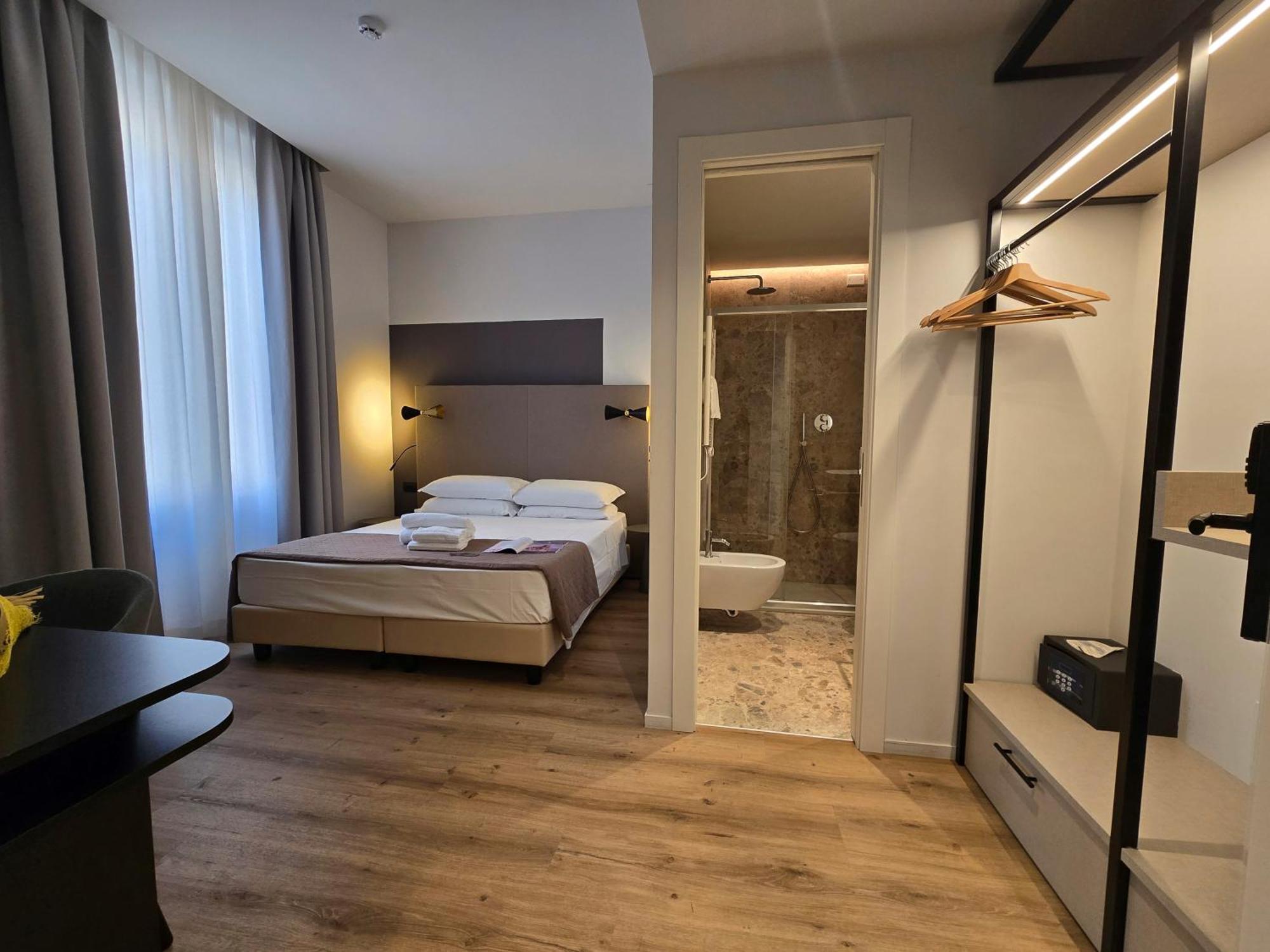 Hotel Porta Pia