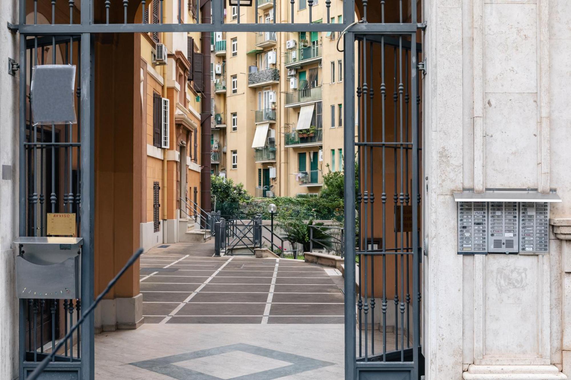 Suitte In San Giovanni Near Basilica - - Appartamento *