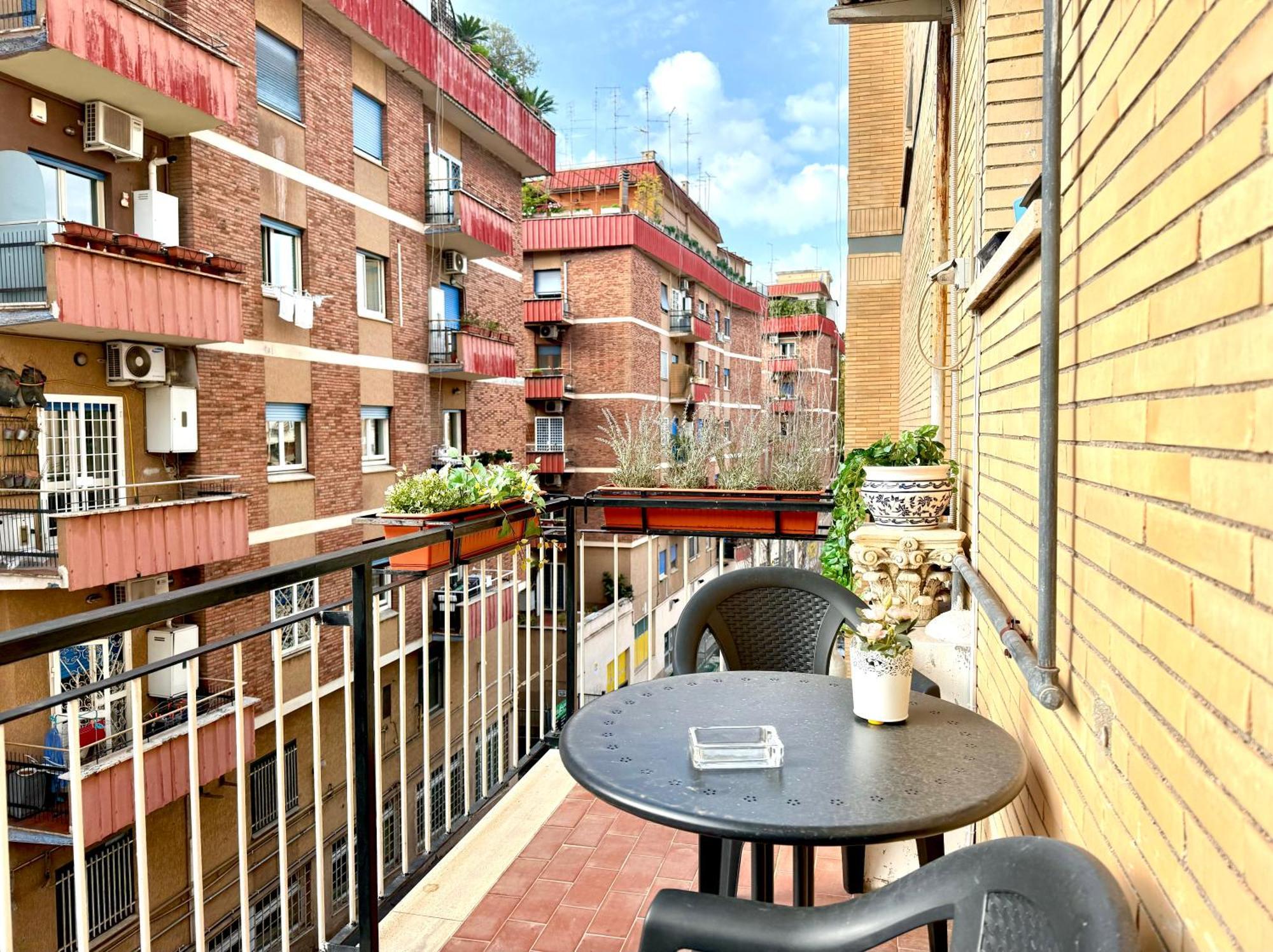 5 Min Da Metro San Paolo Apartment Rome
